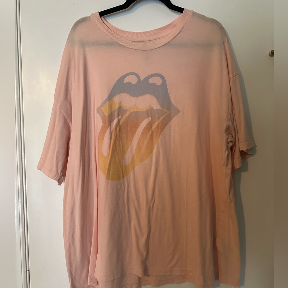 American Eagle Rolling Stones Blush T-Shirt